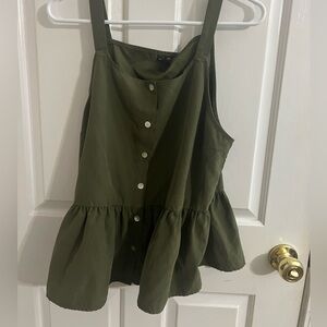 Women’s versona olive green tank. Size XL